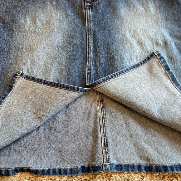 Lazer Jeans Denim Skirt Juniors Size 5 Y2K Front Slit - Picture 4 of 6